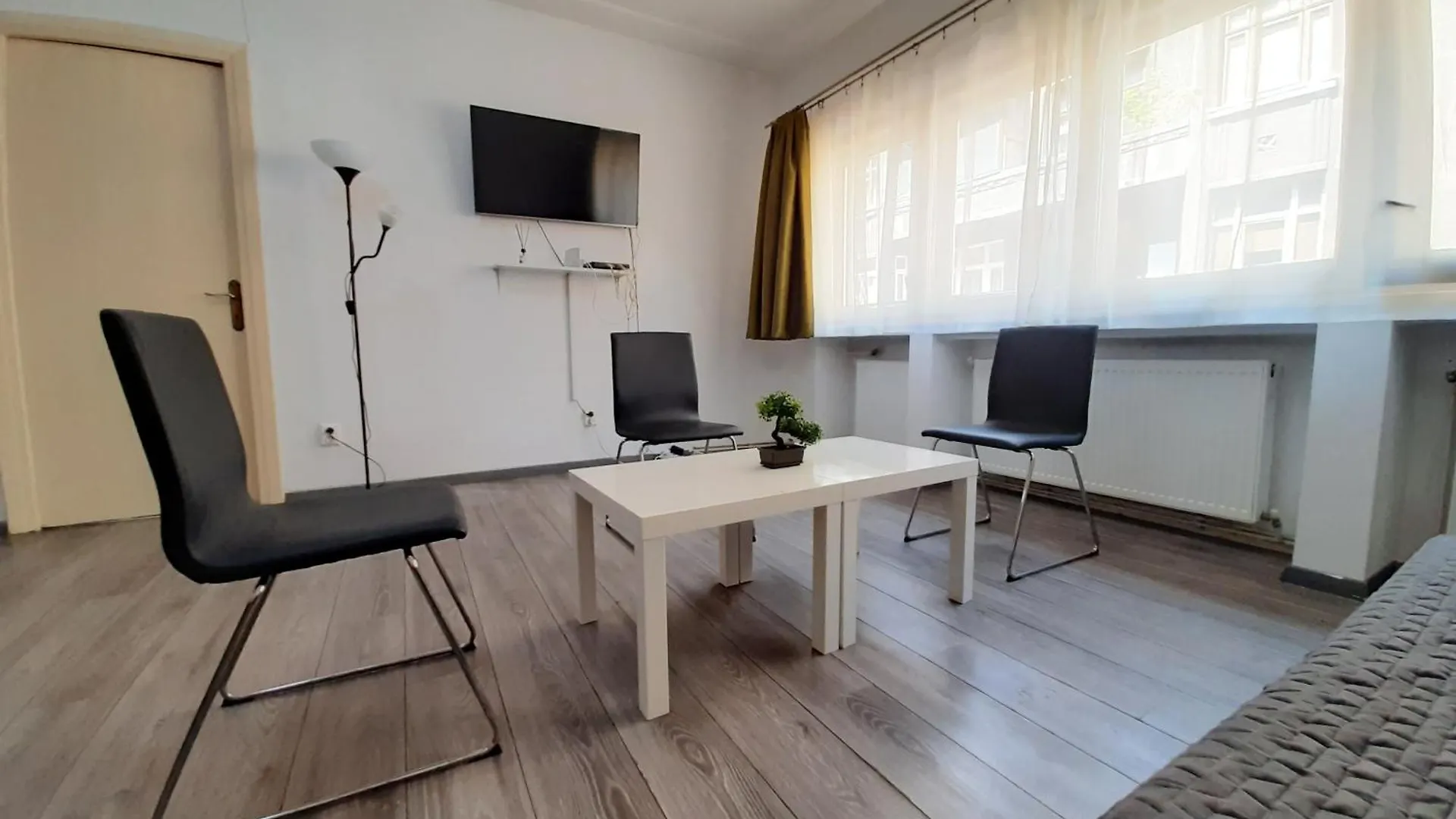 Central Cozy Apartment بوخارست